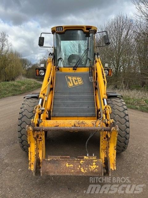 JCB 411 B Iekrāvēji uz riteņiem