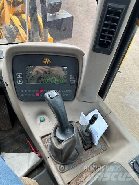 JCB 411 B Iekrāvēji uz riteņiem