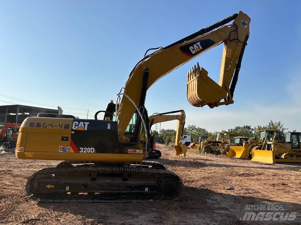 CAT 320 D L Kāpurķēžu ekskavatori