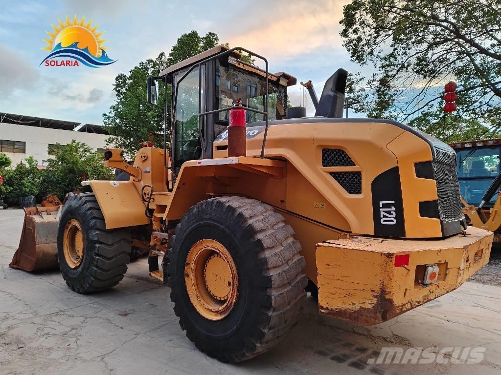 Volvo L 120 Iekrāvēji uz riteņiem