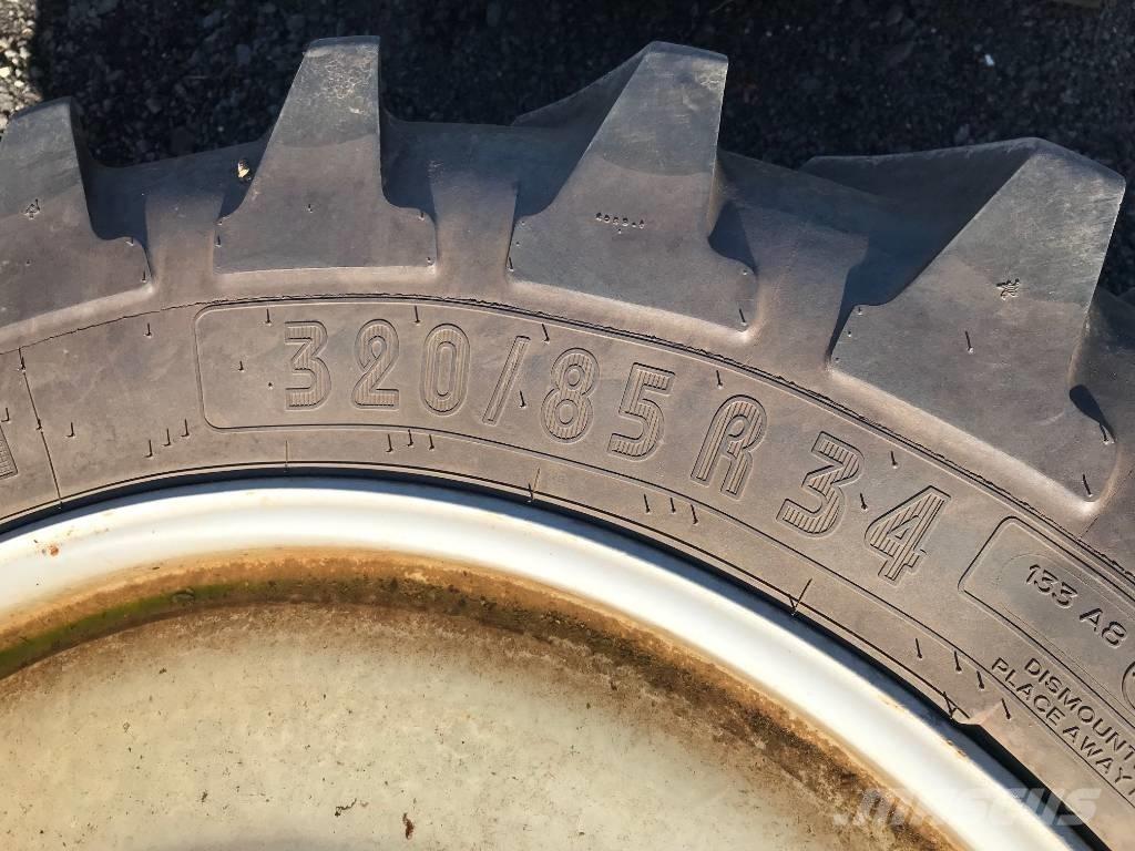  Misc Row Crop Welded Riepas, riteņi un diski