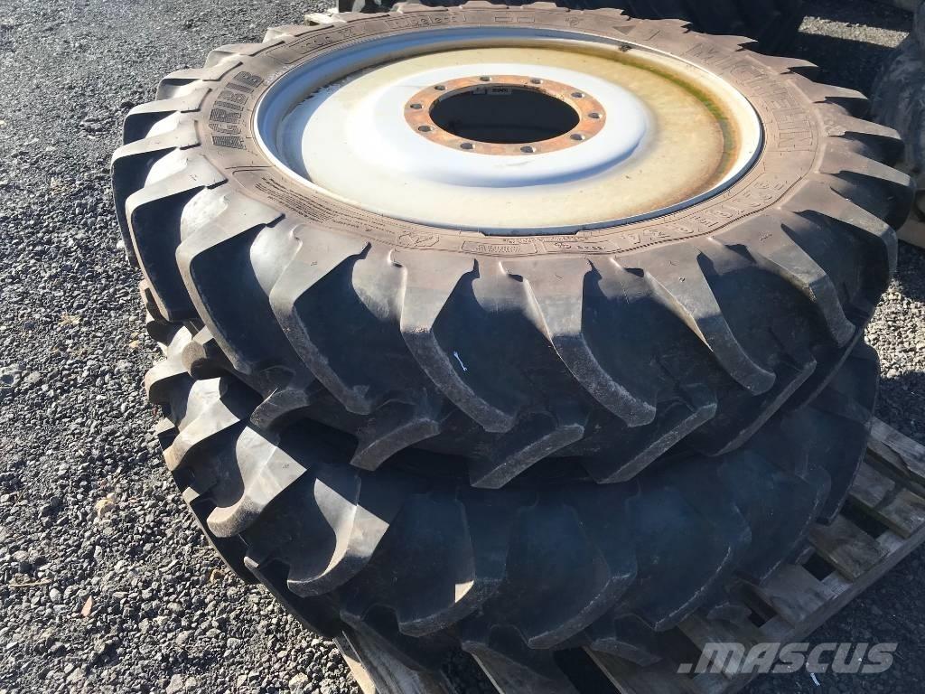  Misc Row Crop Welded Riepas, riteņi un diski