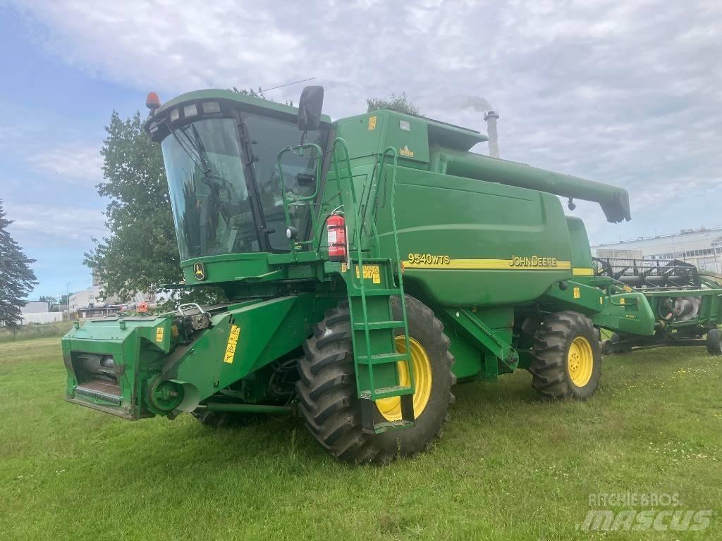 John Deere 9540 WTS Ražas novākšanas kombaini