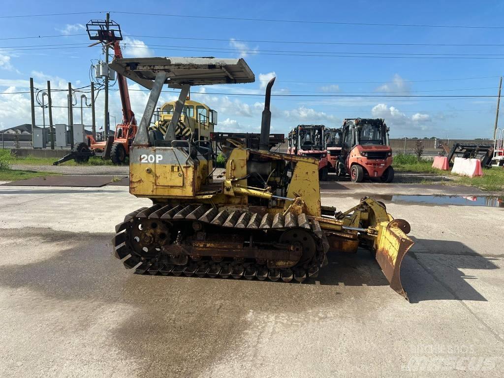 Komatsu D 20P-7 Kāpurķēžu buldozeri