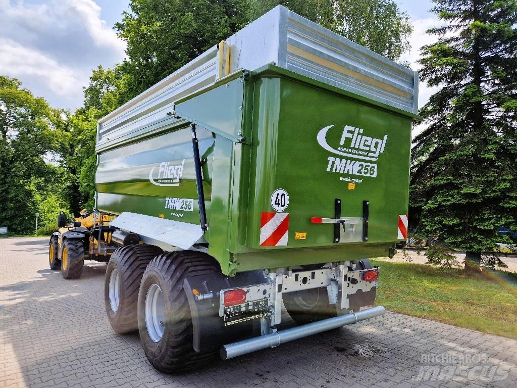 Fliegl TMK 256 Treileri-pašizgāzēji