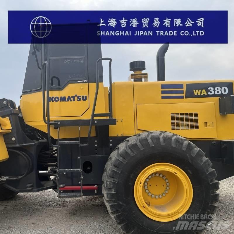 Komatsu WA 380 Iekrāvēji uz riteņiem