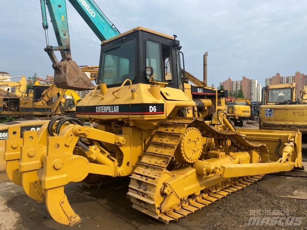 CAT D6R Kāpurķēžu buldozeri