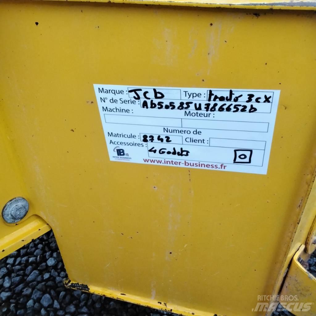 JCB 3 CX Ekskavatori-iekrāvēji