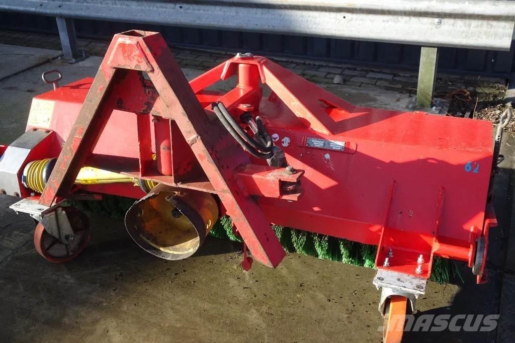 Dücker Veegmachine Ielu tīrāmās mašīnas