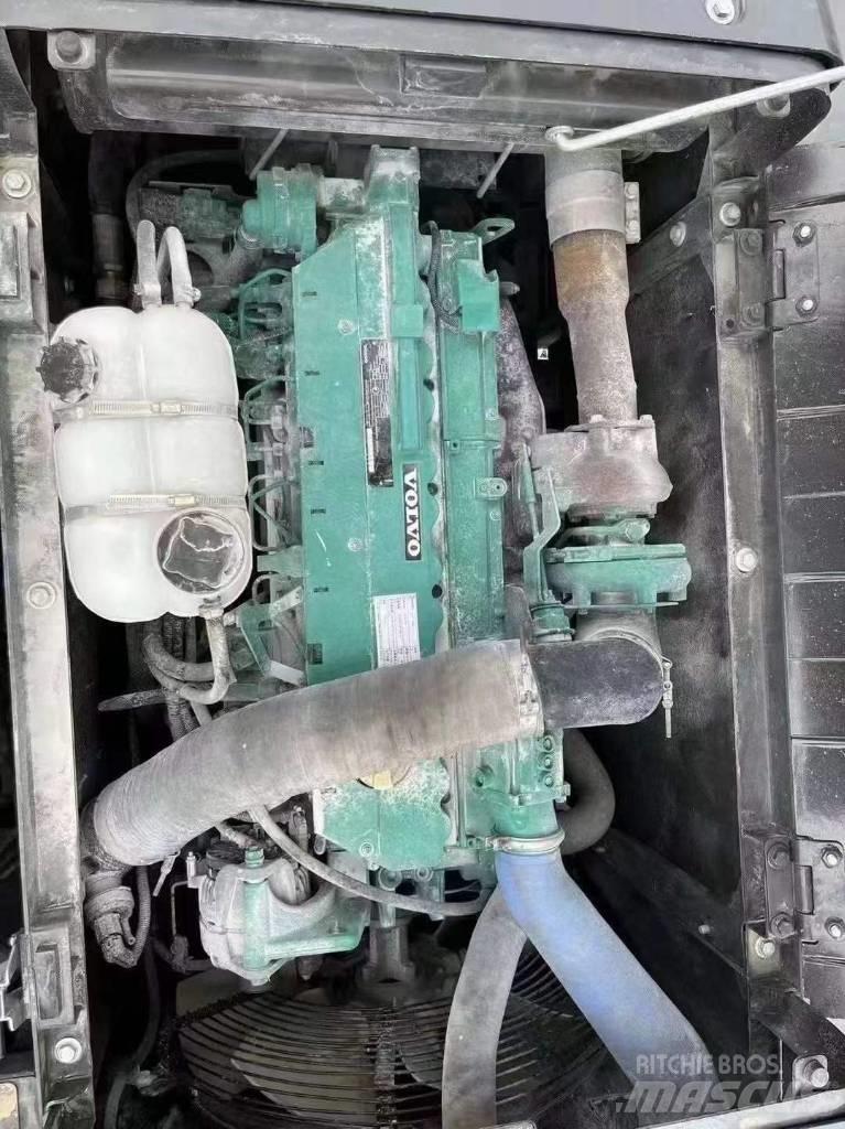 Volvo ec240D Kāpurķēžu ekskavatori