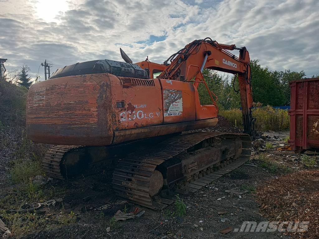 Daewoo S-250 LC-V Kāpurķēžu ekskavatori