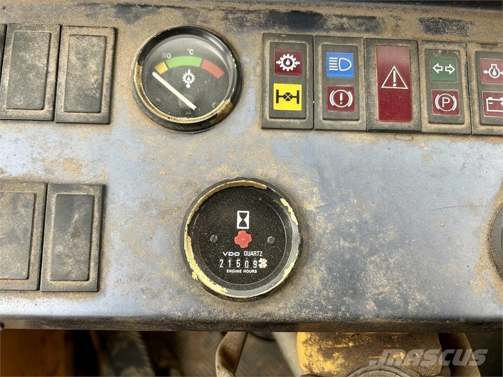 Volvo L 70 Iekrāvēji uz riteņiem