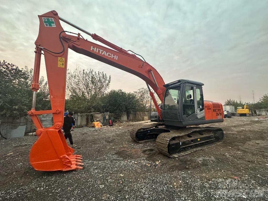 Hitachi ZX 200 Kāpurķēžu ekskavatori