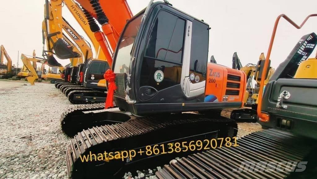 Hitachi ZX 200 Kāpurķēžu ekskavatori