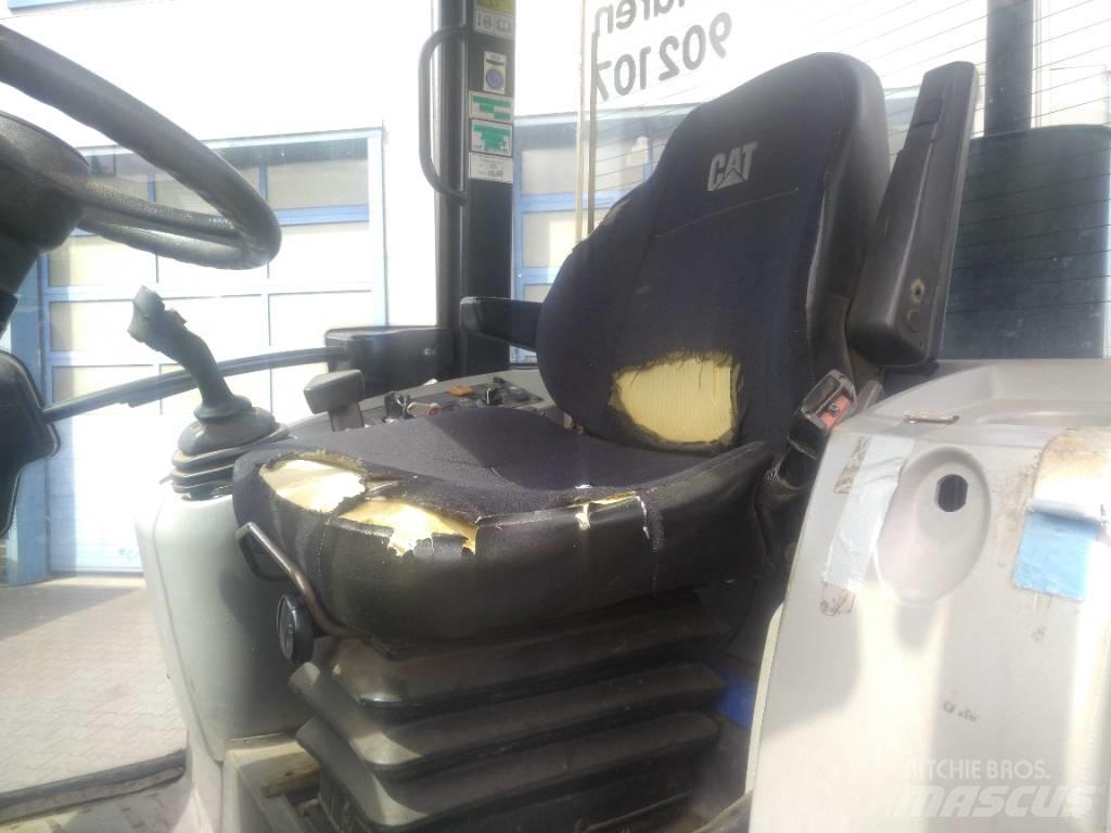 CAT 907 H Iekrāvēji uz riteņiem