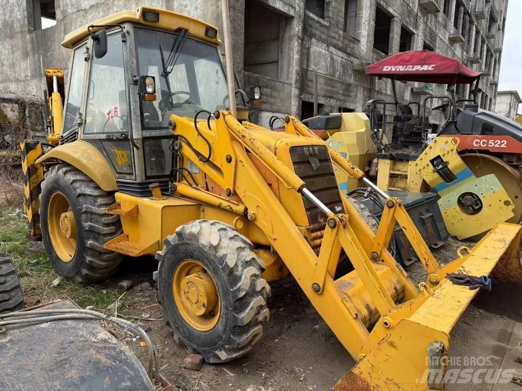 JCB 3 CX Ekskavatori-iekrāvēji