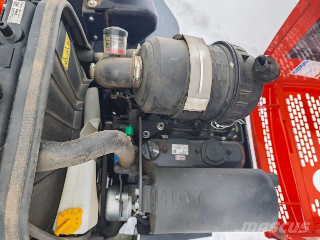 Kubota ZD 1211R Mauriņa traktors