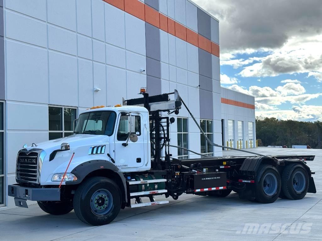 Mack Granite GU 813 Kabeļu pacēlājs nomontējamām kravas mašīnām