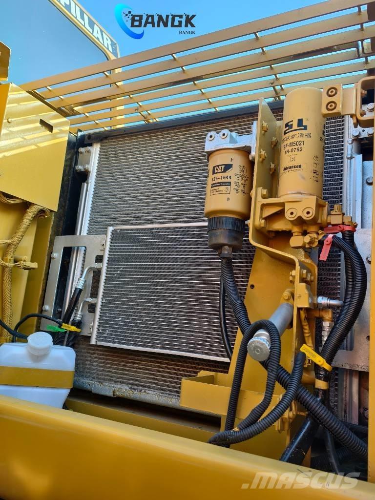 CAT 330 CL Kāpurķēžu ekskavatori