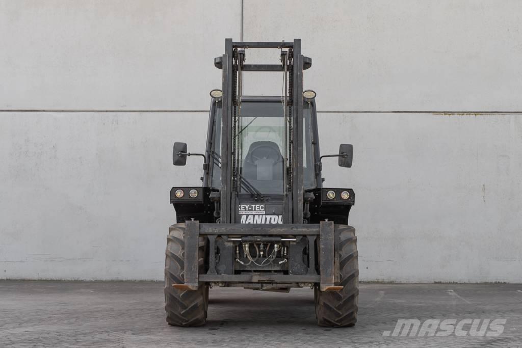 Manitou M 30-4 Tehnika ar dīzeļa dzinēju