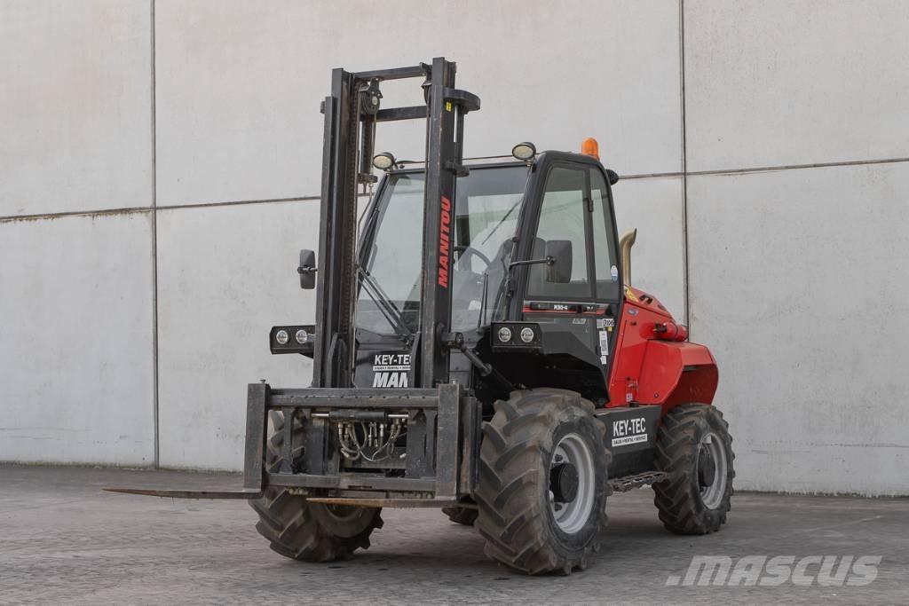 Manitou M 30-4 Tehnika ar dīzeļa dzinēju