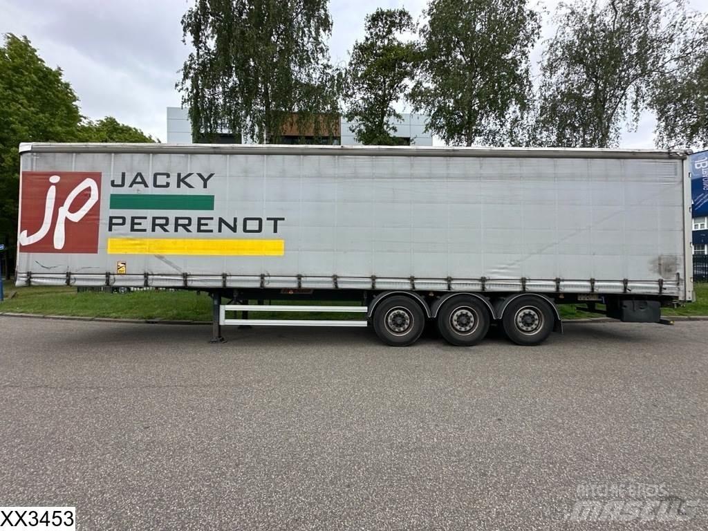 Fruehauf Tautliner Tents puspiekabes