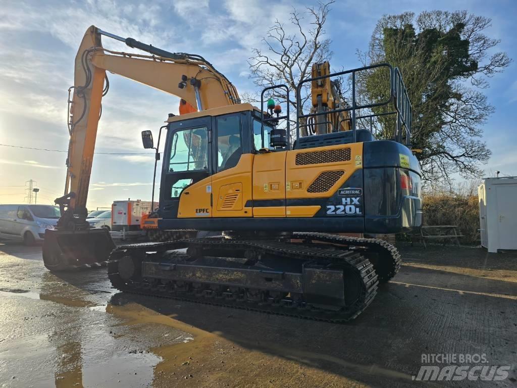 Hyundai HX220L Kāpurķēžu ekskavatori