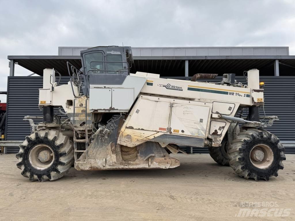 Wirtgen WR 2500S Asfalta savācējs