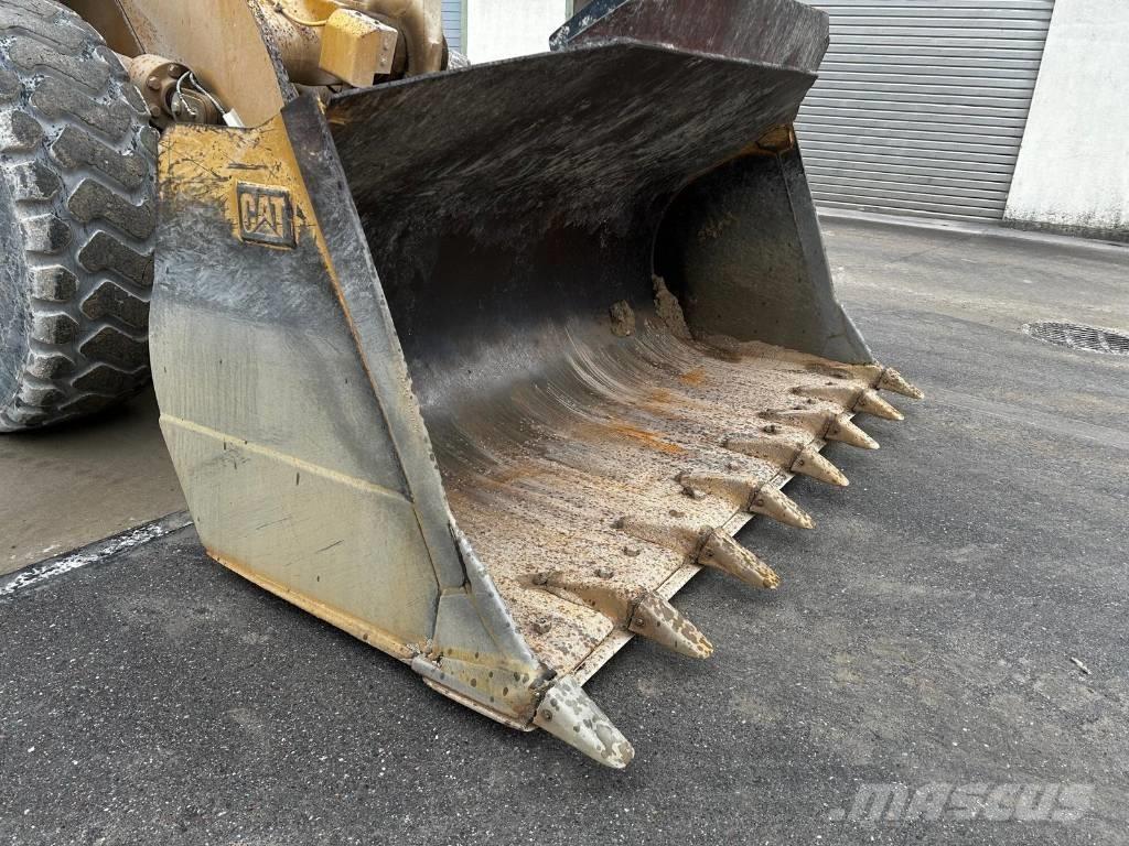 CAT CAT 950H Iekrāvēji uz riteņiem