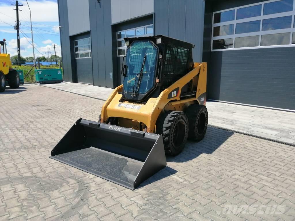 CAT 226 B 3 Lietoti riteņu kompaktiekrāvēji