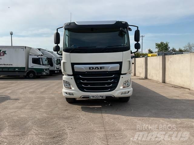 DAF CF 450 Platformas/kravas mašīnas ar vinču