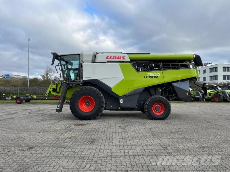 CLAAS LEXION 7500 Ražas novākšanas kombaini