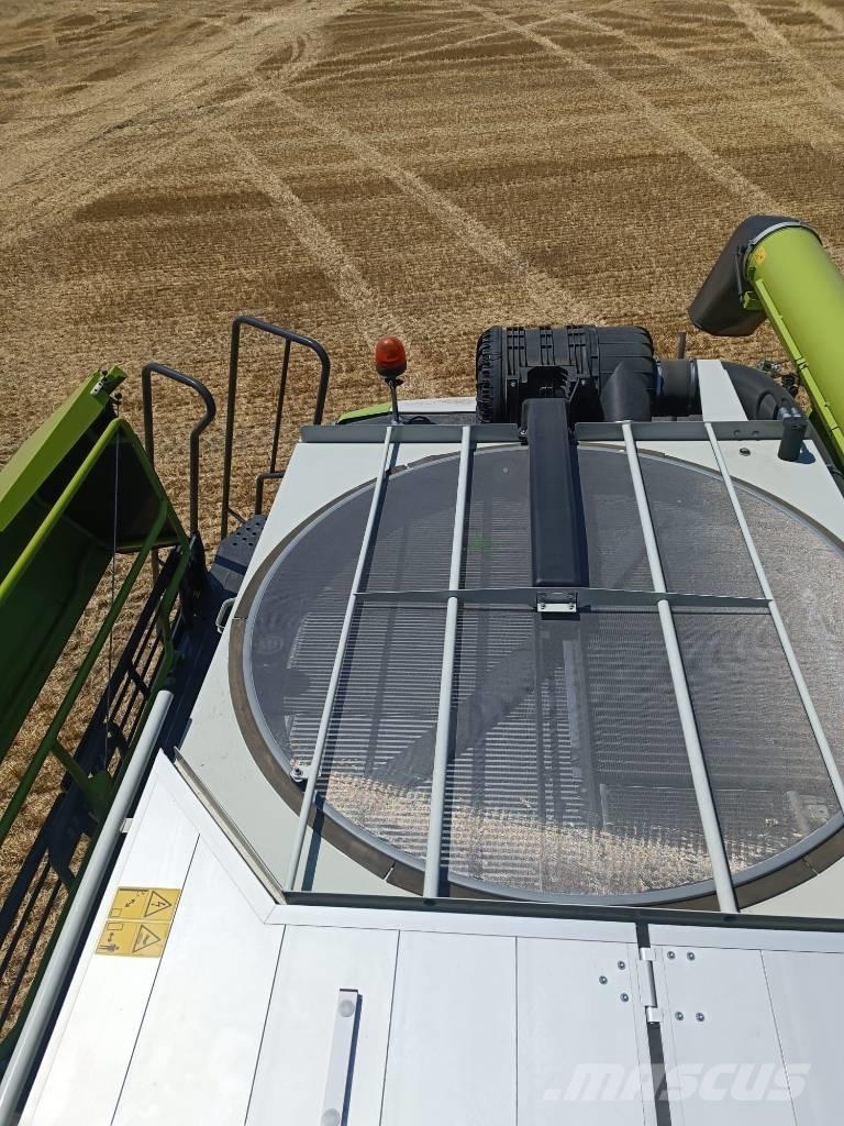 CLAAS Lexion 8700 Ražas novākšanas kombaini