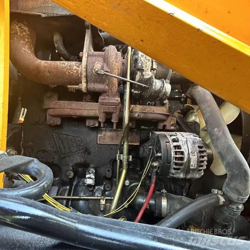 JCB 4 CX Ekskavatori-iekrāvēji