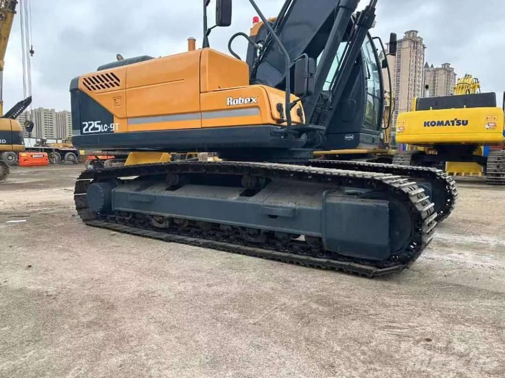 Hyundai 225LC-9T Kāpurķēžu ekskavatori