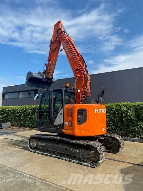 Hitachi ZX 135 US-6 Kāpurķēžu ekskavatori