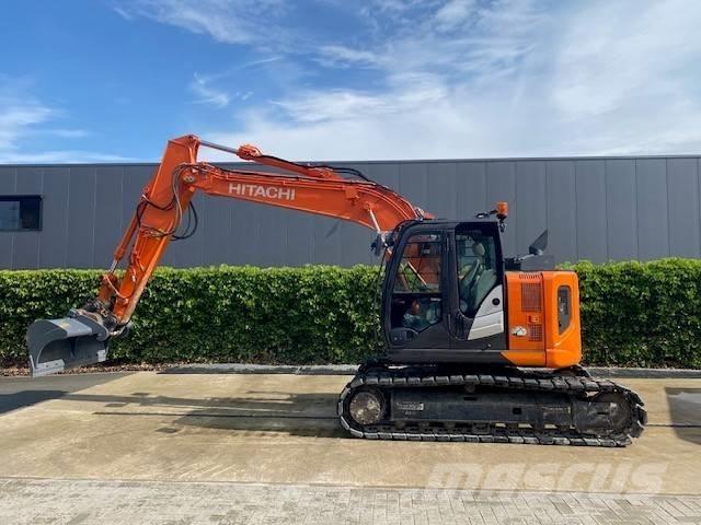 Hitachi ZX 135 US-6 Kāpurķēžu ekskavatori