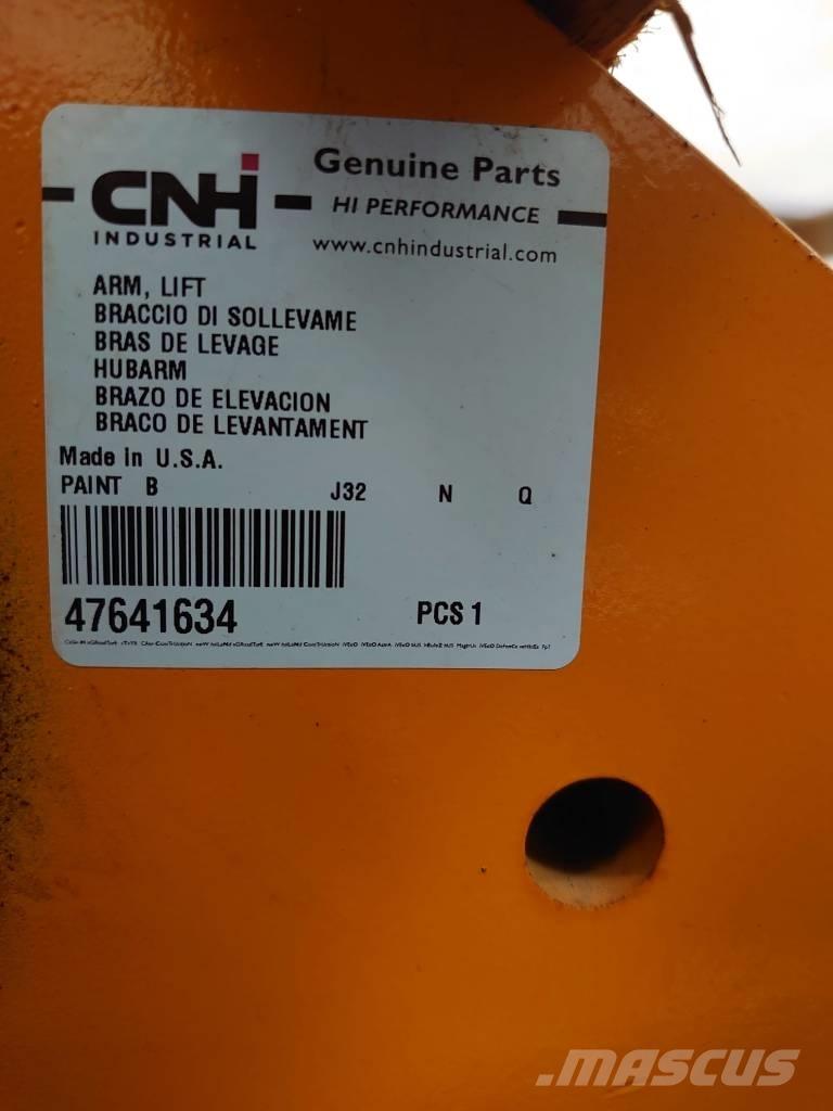 CASE 821G Strēles un kausi