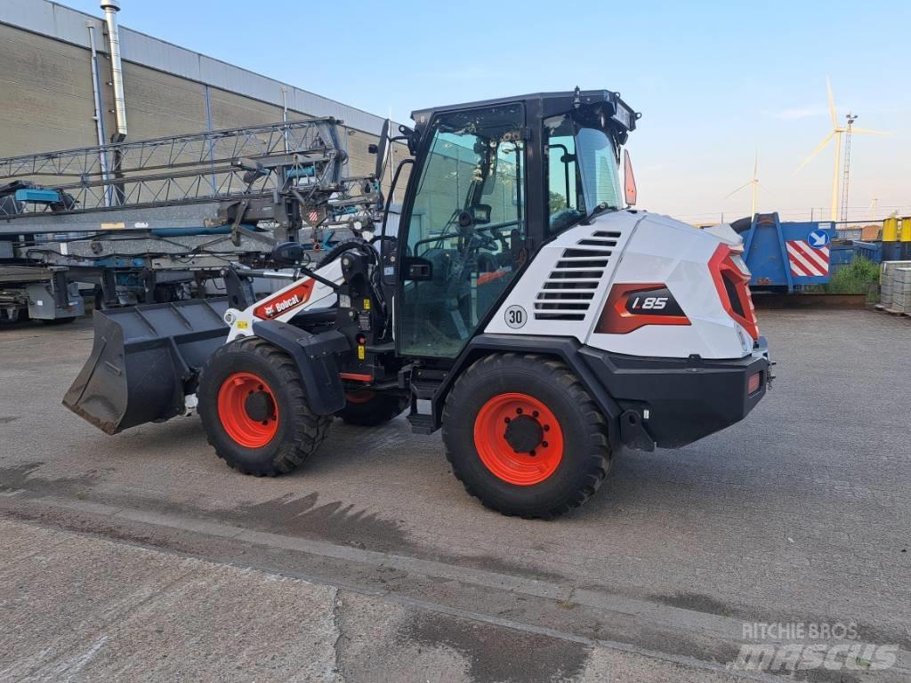 Bobcat L 85 Iekrāvēji uz riteņiem