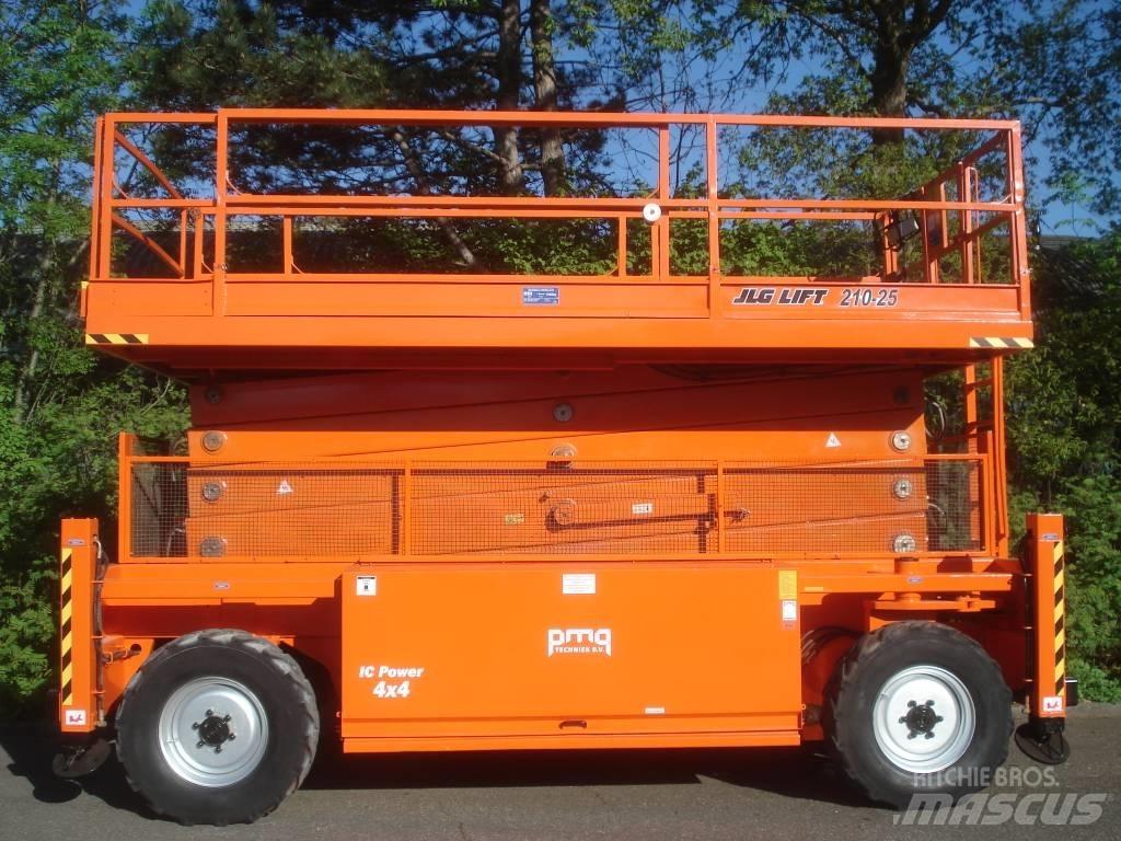 JLG 210-25 Šķerveida pacēlāji