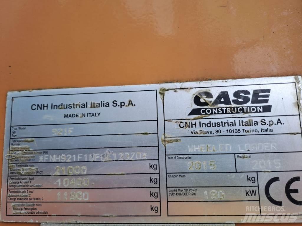 CASE 921 F Iekrāvēji uz riteņiem
