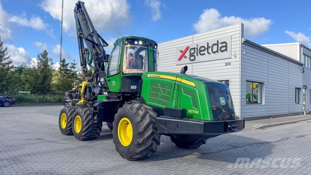 John Deere 1070 E Harvesteri