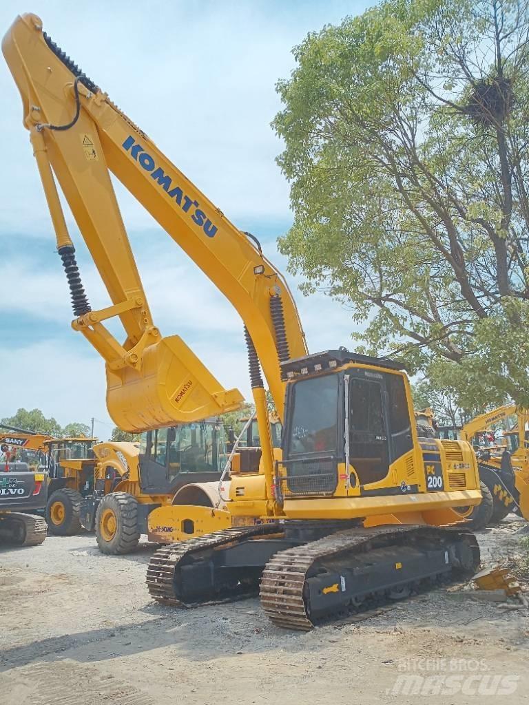 Komatsu PC 200 Kāpurķēžu ekskavatori