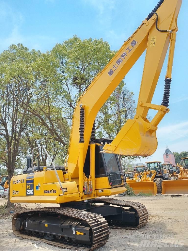 Komatsu PC 200 Kāpurķēžu ekskavatori
