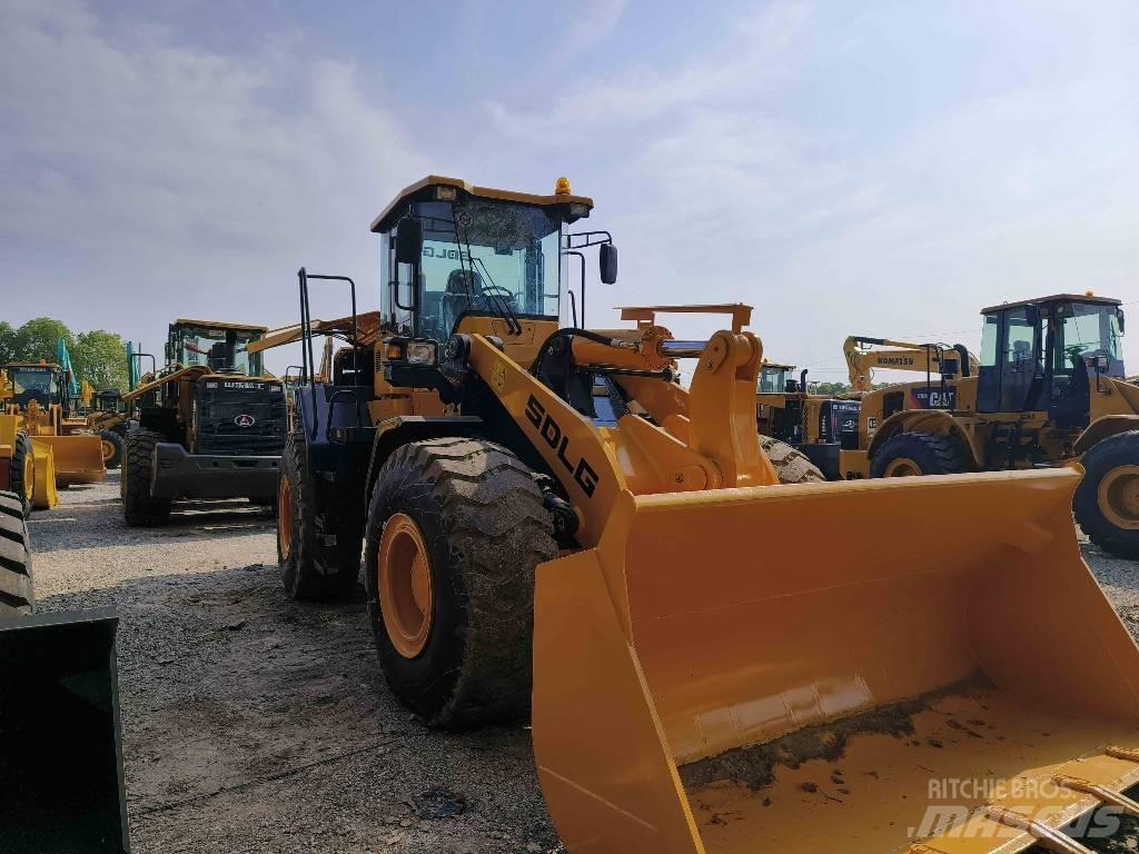 SDLG L 956 F Iekrāvēji uz riteņiem