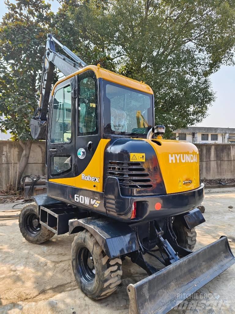 Hyundai Robex 60 W Ekskavatori uz riteņiem