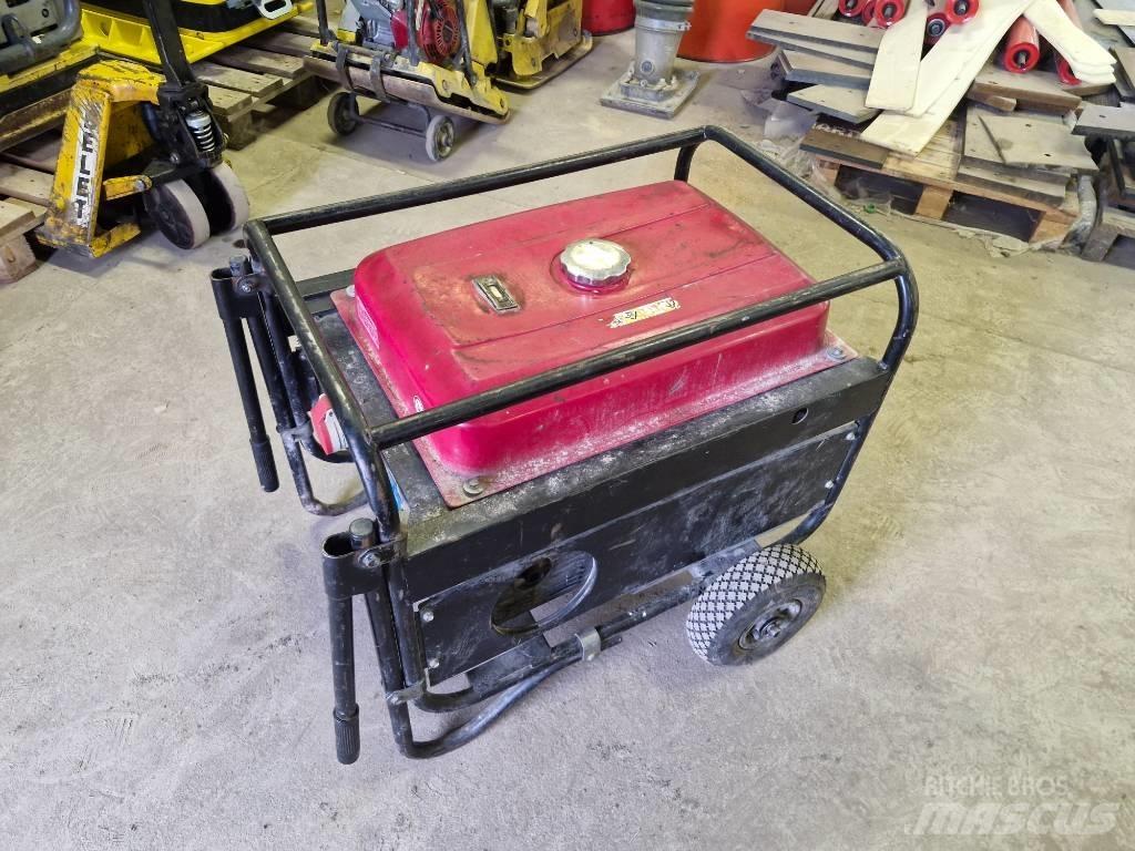 Honda ECMT7000F Benzīna ģeneratori