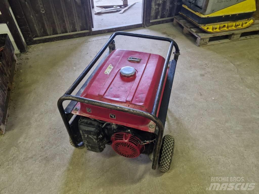 Honda ECMT7000F Benzīna ģeneratori
