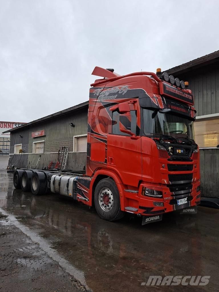 Scania R 560 Šasija ar kabīni