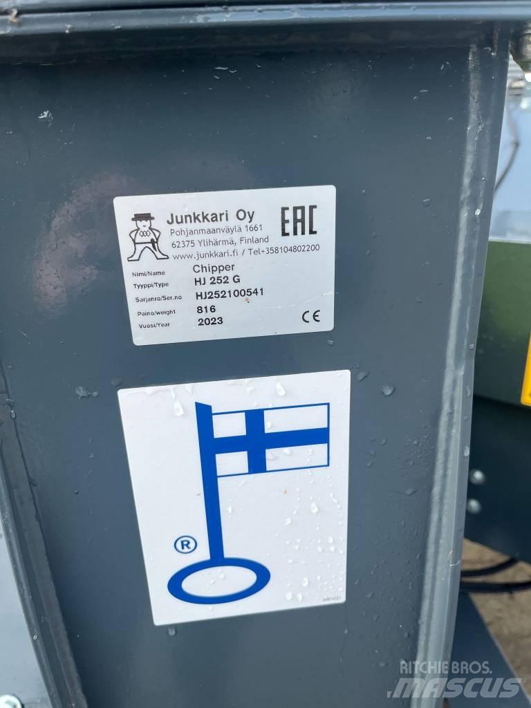 Junkkari HJ 252 G Koksnes šķeldotāji